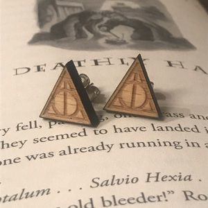 🆕 HP Wooden Deathly Hallow Stud Earrings